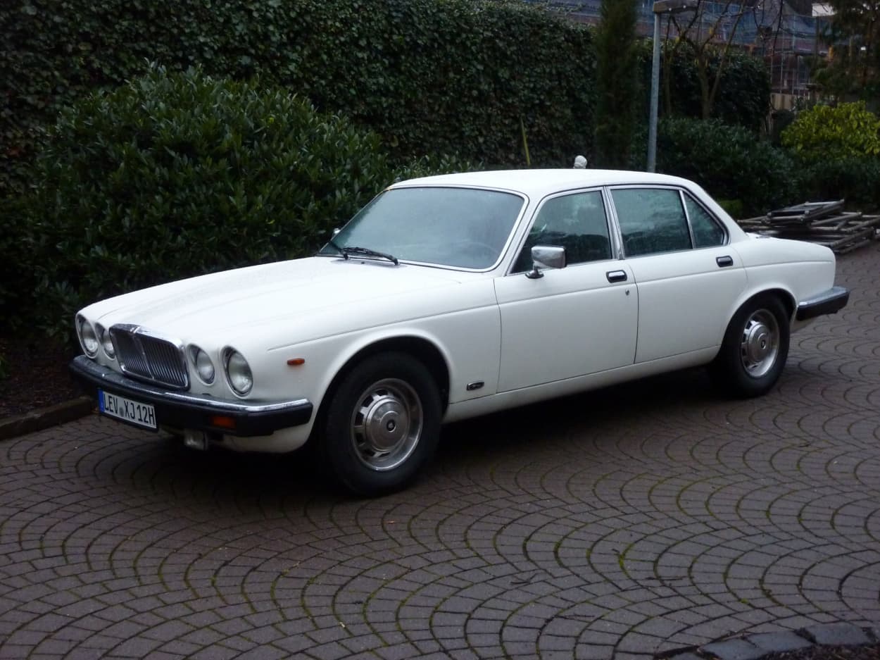 Bild vom Jaguar XJ 12 Weiß