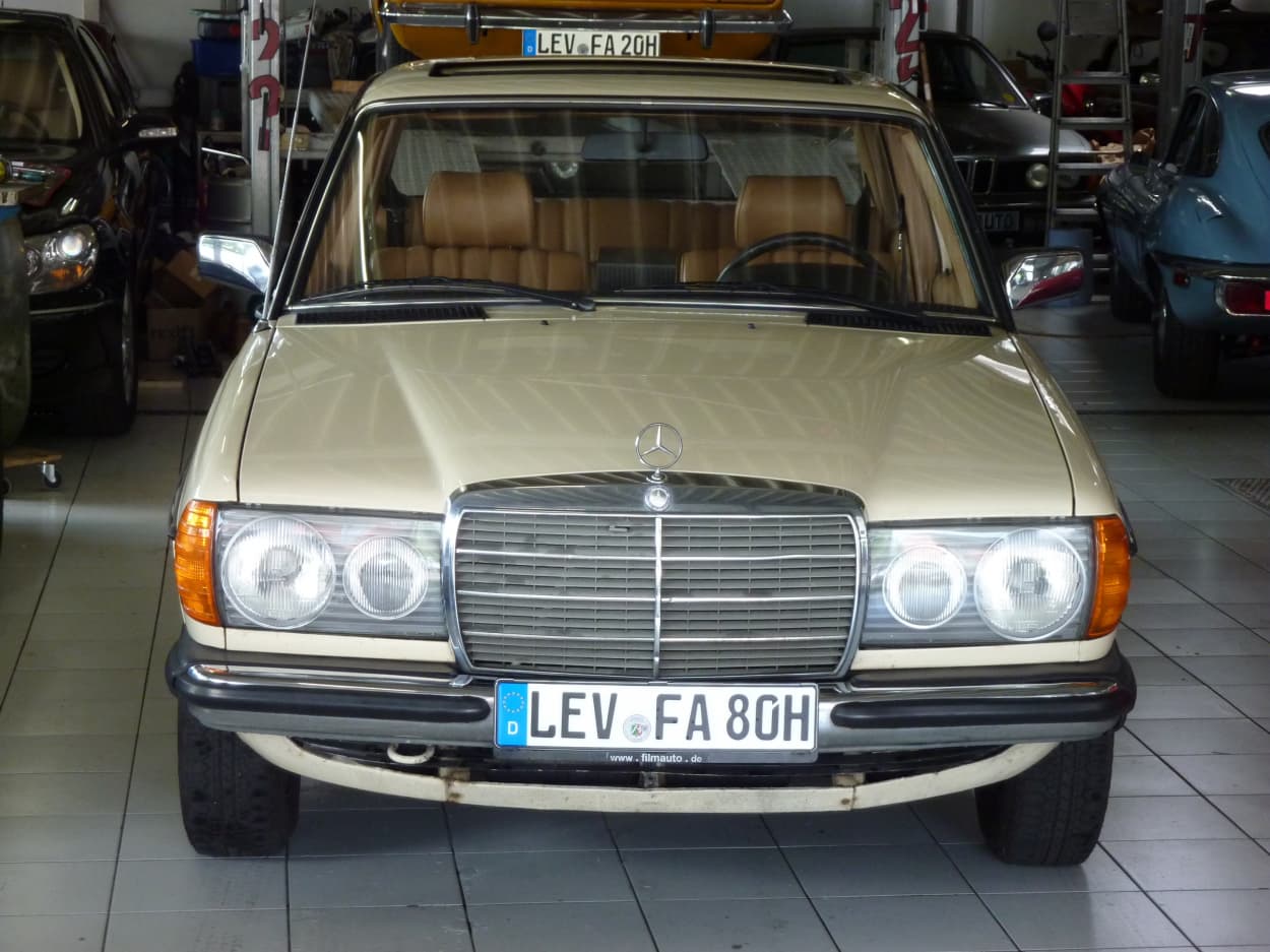 Bild vom Mercedes 200D W123 Taxi