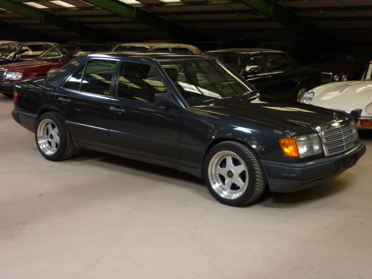 Bild vom Mercedes 300E W124 Schwarz