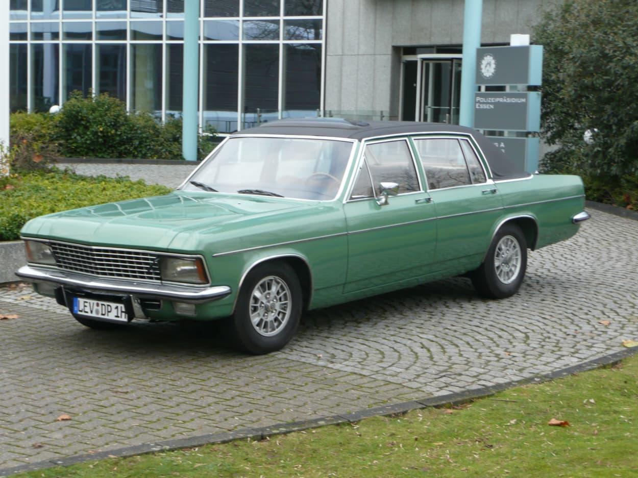 Bild vom Opel Diplomat Grün I