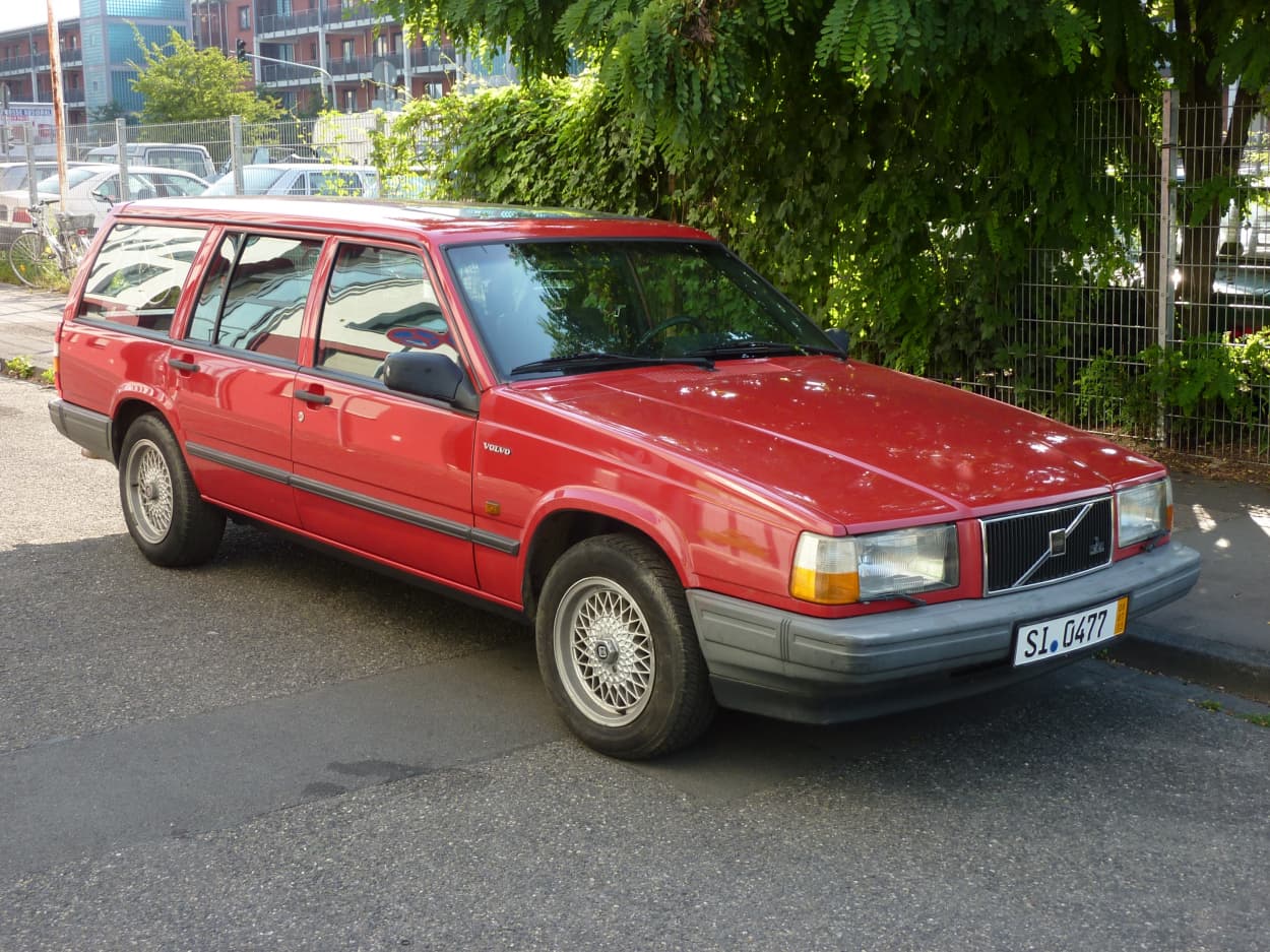 Bild vom Volvo 740 Kombi Rot